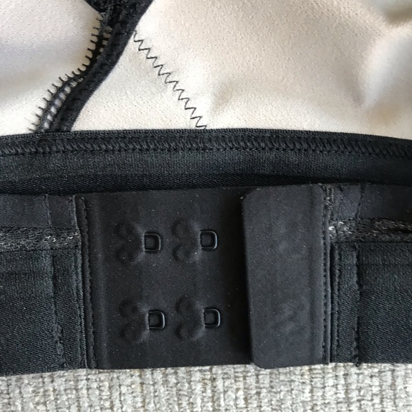 Lululemon Awake to Race Bra- 32C - Picture 7 of 9